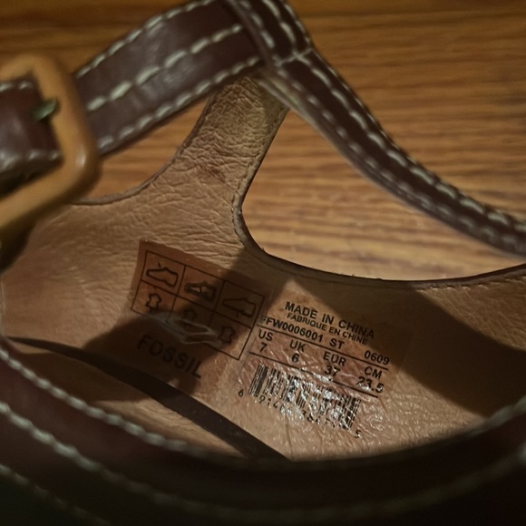 Fossil T Strap Leather Mary Jane Buckle Heels Black and Brown Size 7 - Picture 7 of 7